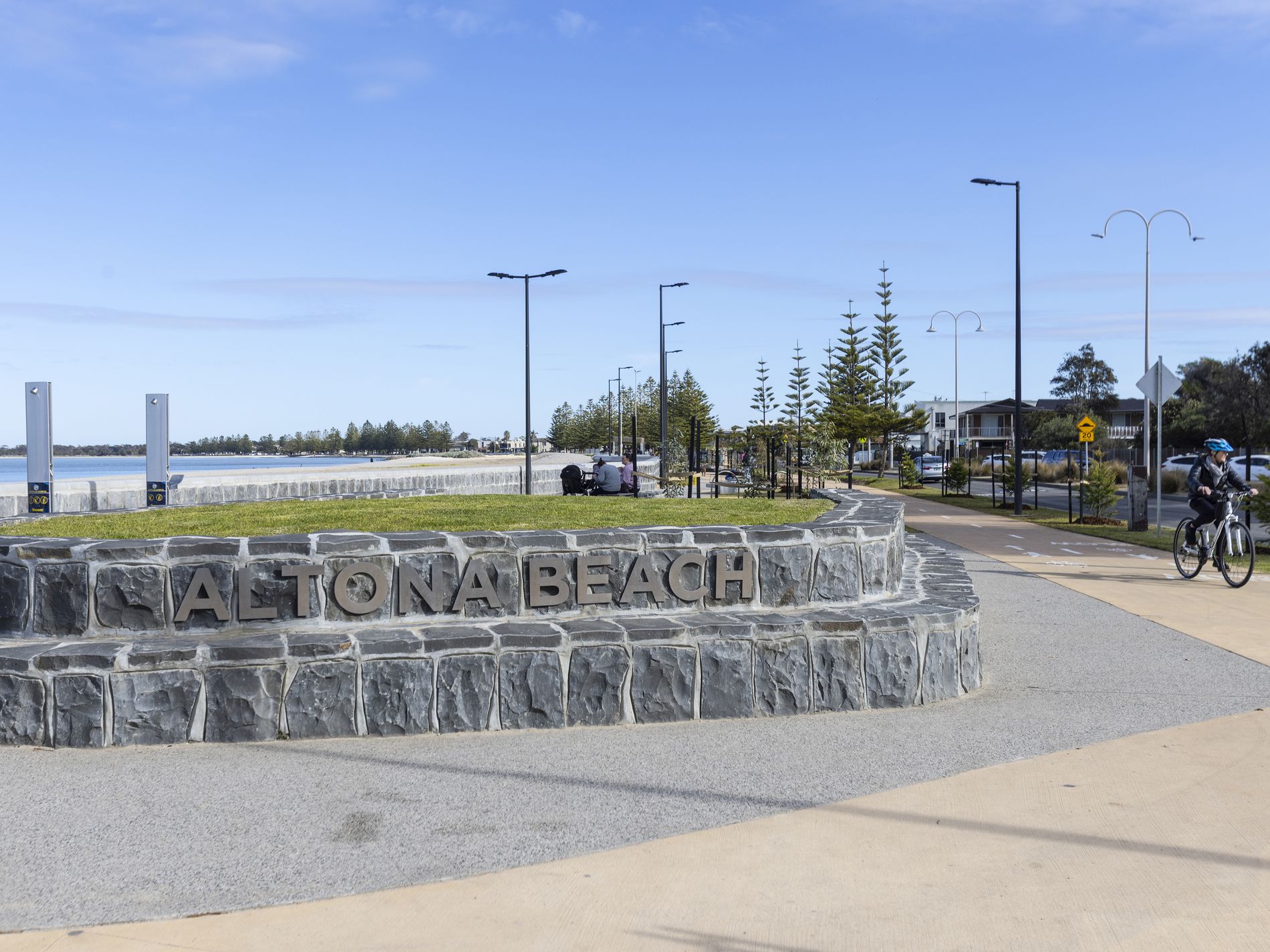 2 / 261 Esplanade, Altona