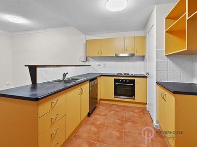 4 / 6 Quetta Close, Manoora