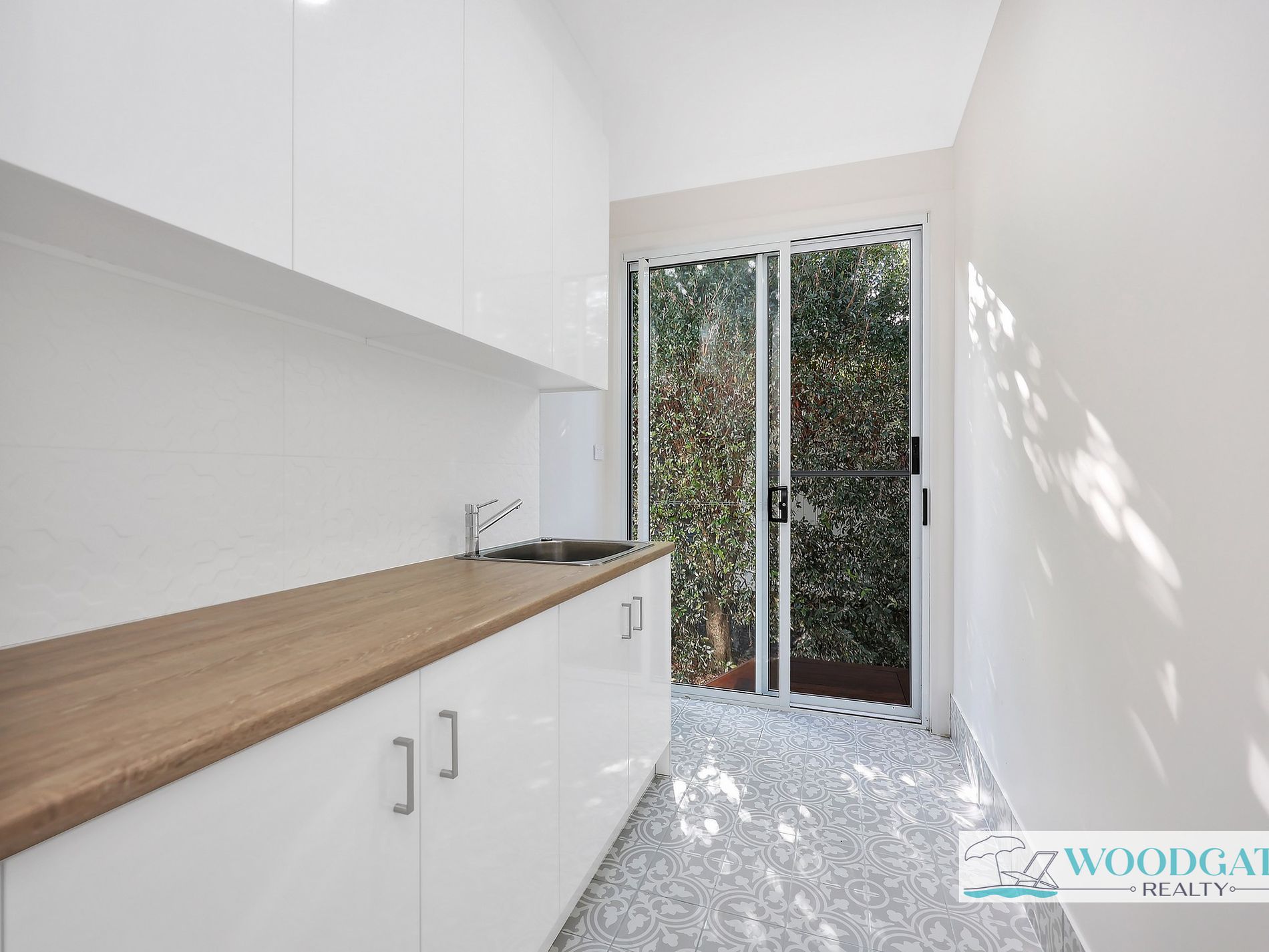 5 OCEAN VIEW DRIVE, Woodgate