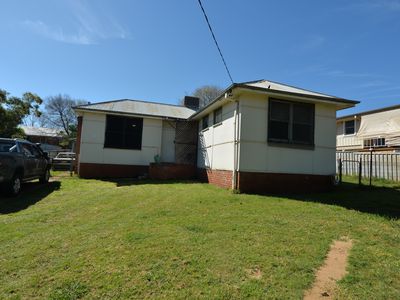 10 Gallop Avenue, Parkes