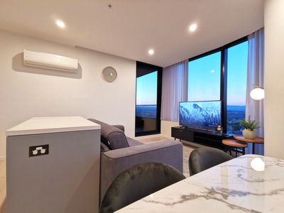 608 / 25 O'Sullivan Road, Glen Waverley