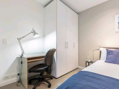 2001 / 639 Lonsdale Street, Melbourne