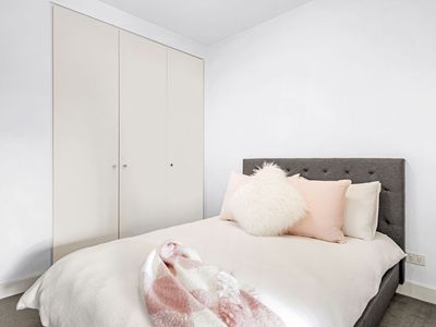 2 / 1295 Toorak Road, Camberwell