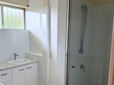 5 / 15 Wooloowin Avenue, Wooloowin