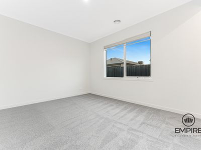 142 Yeungroon Boulevard, Clyde North