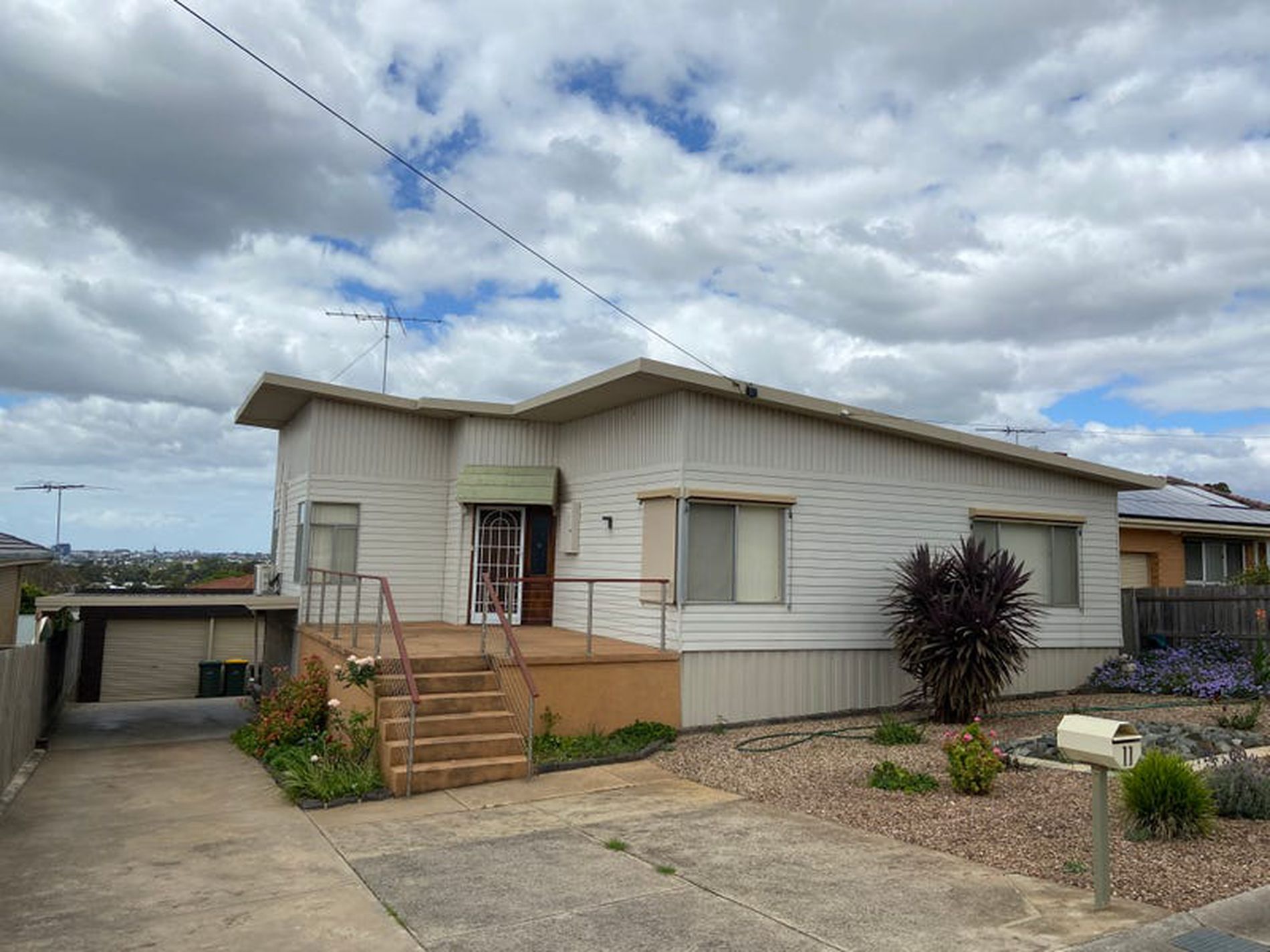 11 Kirriemuir Street, Hamlyn Heights