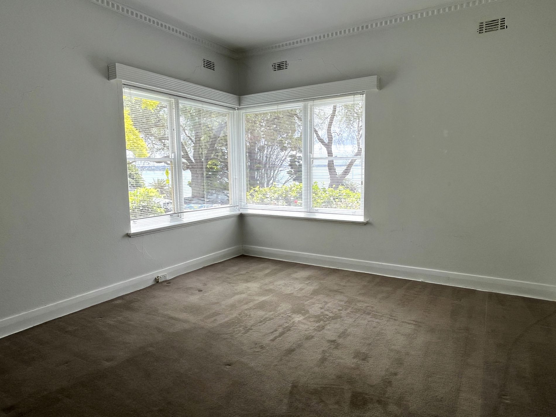 1 / 70-72 Eastern Beach, Geelong