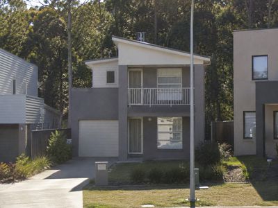 36 CORYMBIA STREET, Croudace Bay