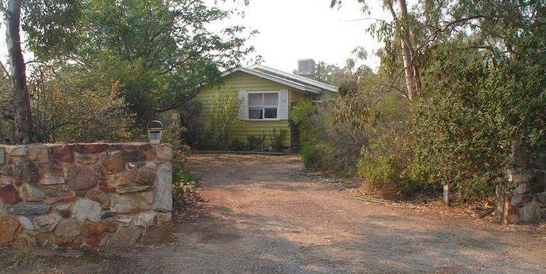 12 Graves Street, Violet Town
