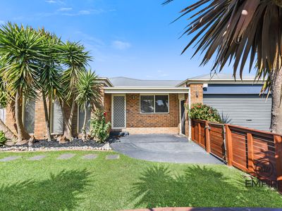16 Yorkshire Drive, Cranbourne North