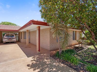 2 / 1 Nickel Lane, Hannans