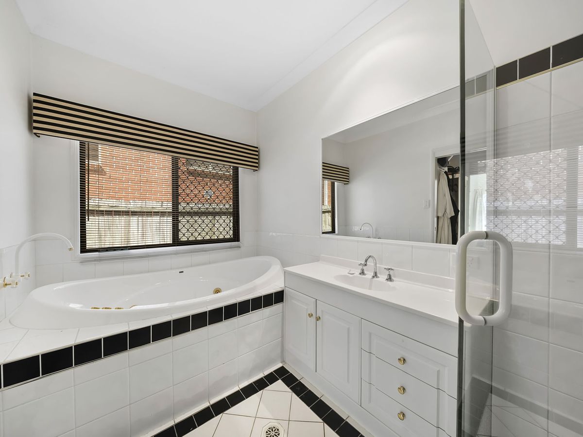 11 Brighton Parade, Forest Lake