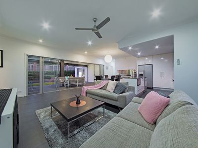 2 Feathertail Place, Gumdale