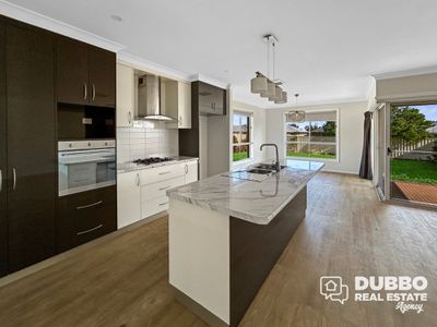 65 Page Avenue, Dubbo