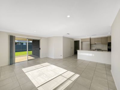 4 Nolan Esplanade, Dubbo