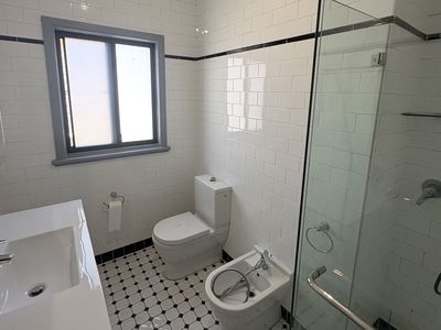 8 LASCELLES AVENUE, Greenacre