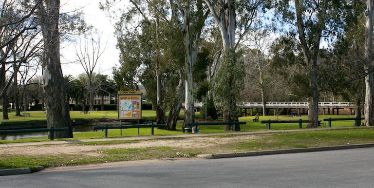 48 Kirkland Ave, Euroa