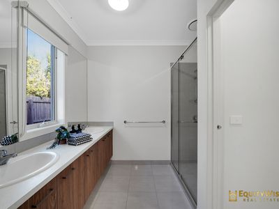 27 Vogue Drive, Wyndham Vale