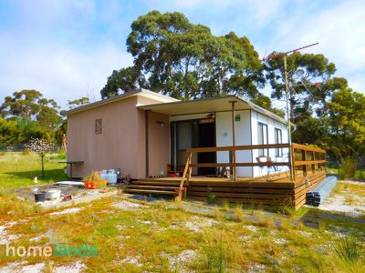 23 Cray Point Parade, Eggs And Bacon Bay