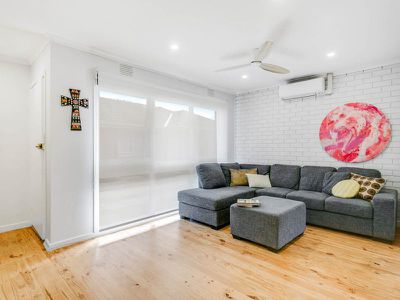 2 / 9 Wisewould Avenue, Seaford