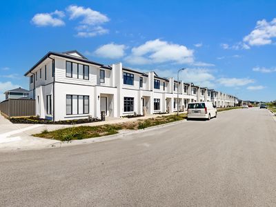 2 Boysenberry Close, Clyde North