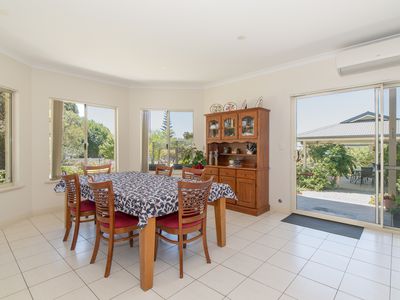 2 Maloney Close, Ocean Beach