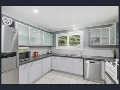 8 SOUTHERDEN STREET, Torquay