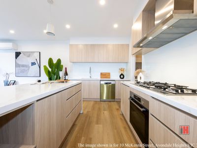 8B Norma Court, Avondale Heights