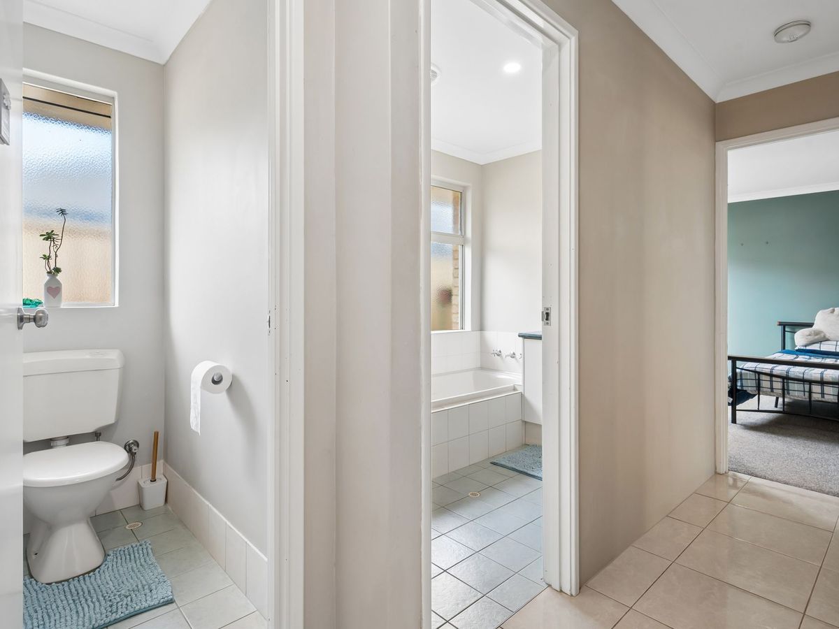 56 Cheltenham Loop, Bertram