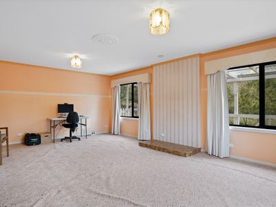 25 Saddle Road, Kettering