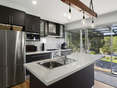 14 Edmanson Avenue, Howqua Inlet