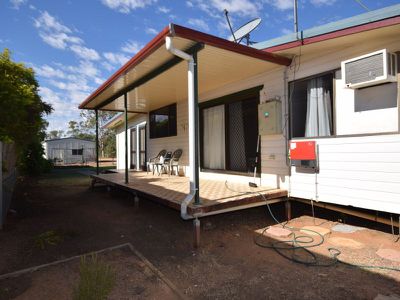 158 Wren Street, Longreach