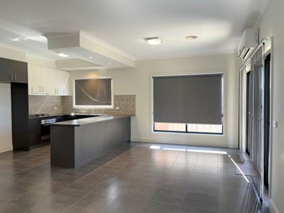 1 / 159 Botanica Springs Boulevard, Brookfield