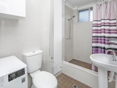 11 / 211 Lake Street, Cairns City