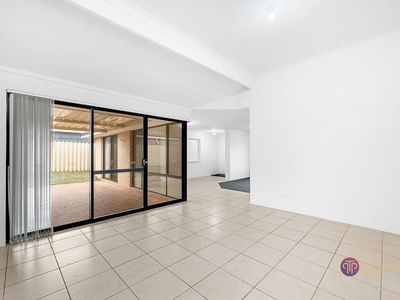 6 Lotus Court, Bertram