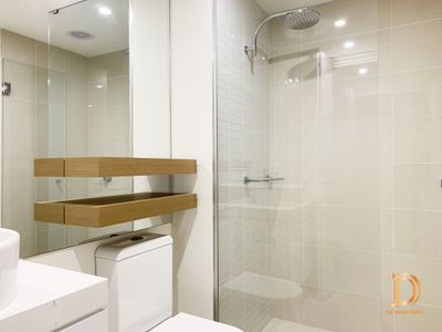unit 201b / 57 Middleborough Road, Burwood East