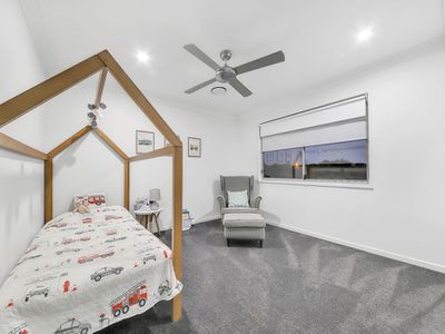 1 Paige Crescent, Wakerley