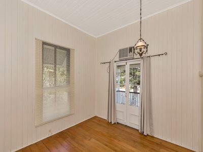 11 Burton Street, North Booval
