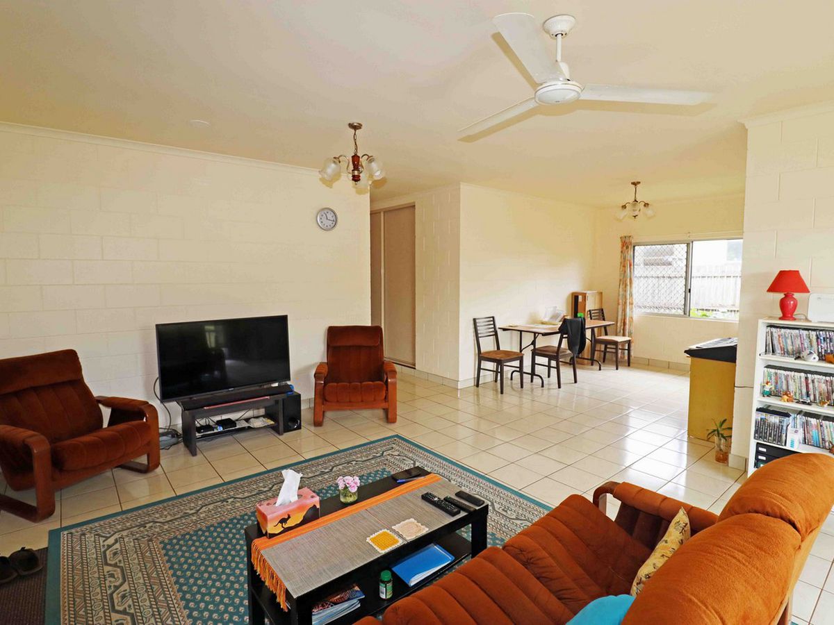 17 Turner Avenue, Atherton