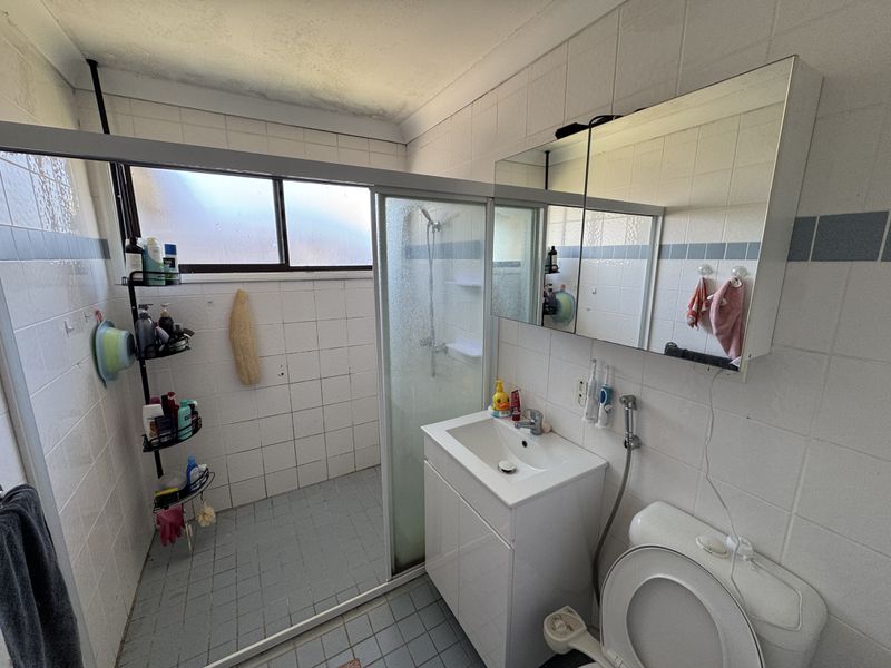 7 Kingarth Street, Busby