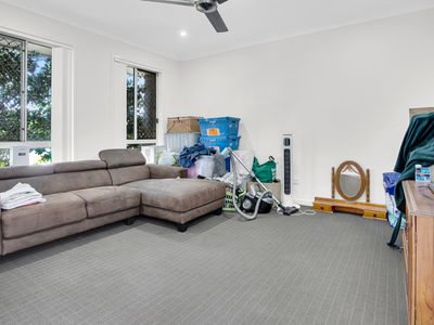 90 Sarah Drive, Yamanto
