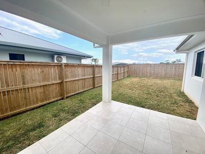 5 Creekview Parade, Bentley Park
