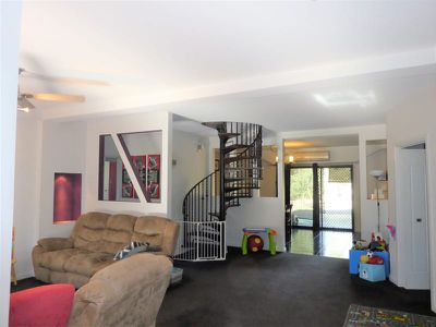 5 Scobie St South, Avenel