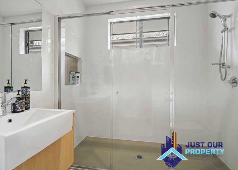39 Cain Ave, Gregory Hills