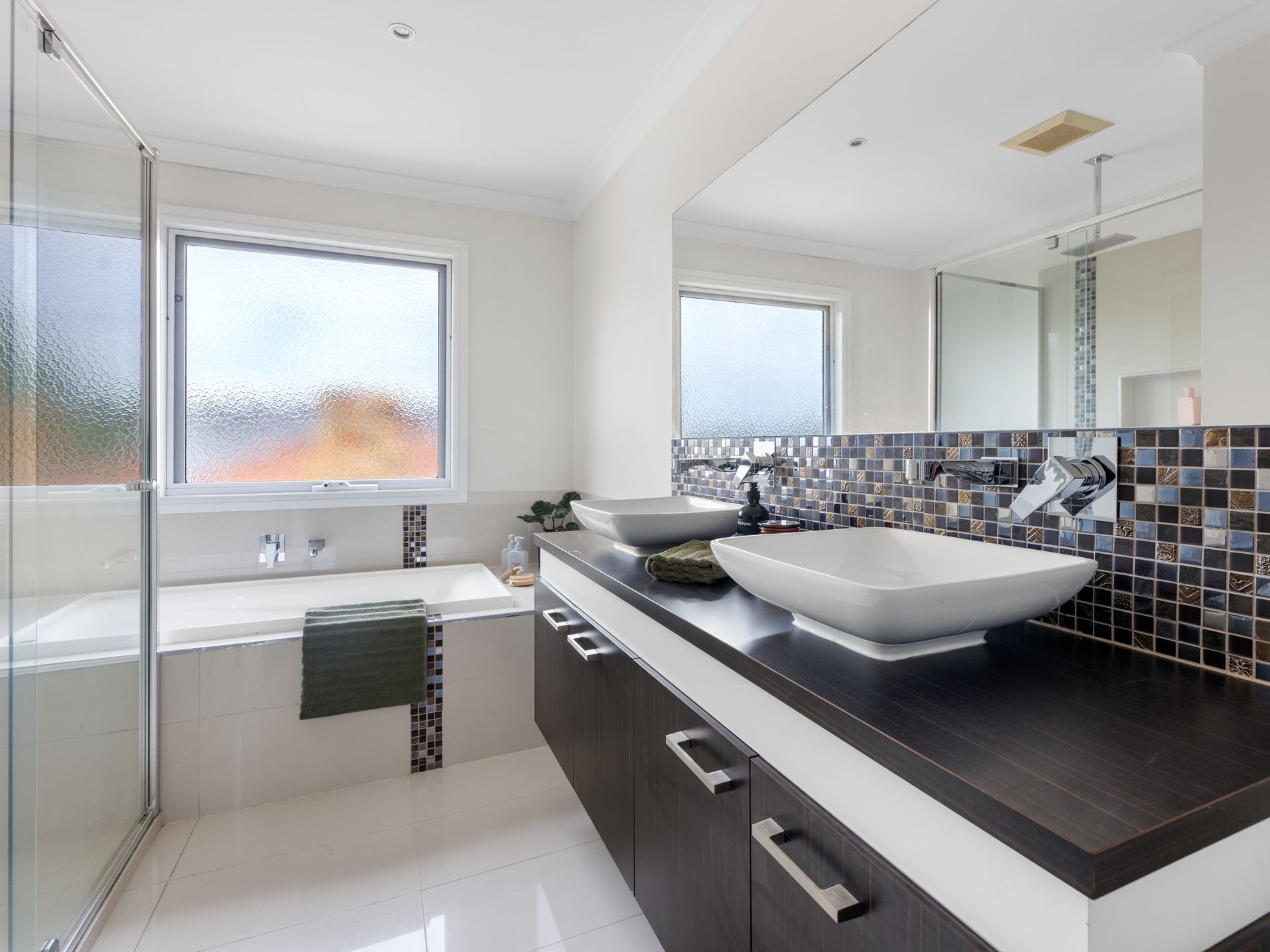 10 Mcneilage Street, Spotswood