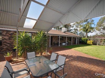 32 Colony Crescent, Dubbo
