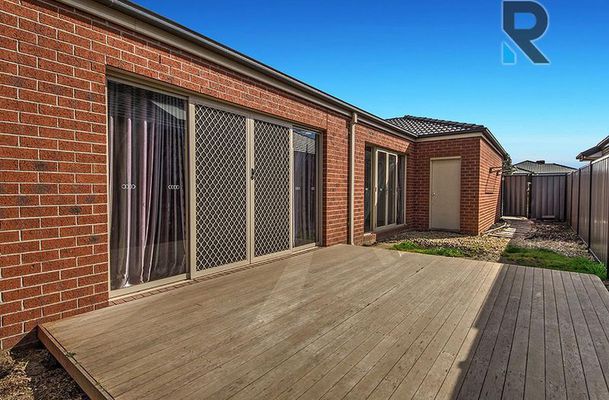 493 Grand Boulevard, Craigieburn