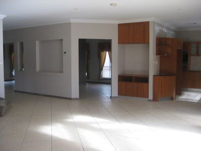 124 Greenway Drive, West Hoxton