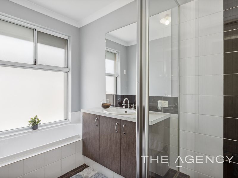 30 Hayeswater Circuit, Waikiki