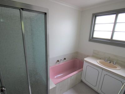 18 Lawton Avenue, Geelong West